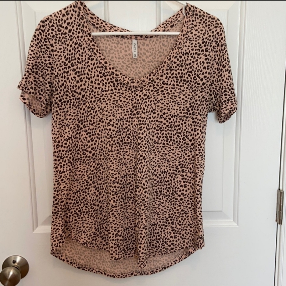 Z Supply Mini Leopard Print V-neck Tshirt M